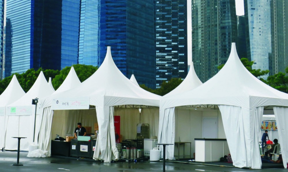 尖顶篷房马戏团