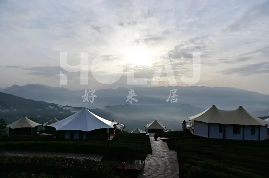 建设帐篷酒店为什么要找专业的帐篷厂家?